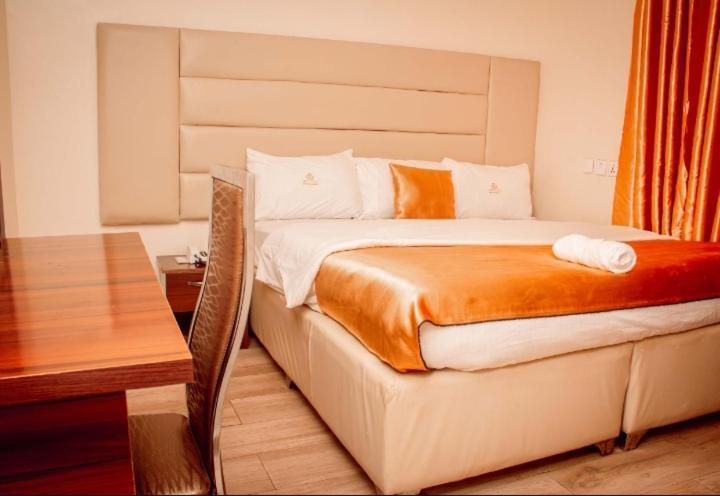 Hotel D Ritz Owode Ede Bagian luar foto