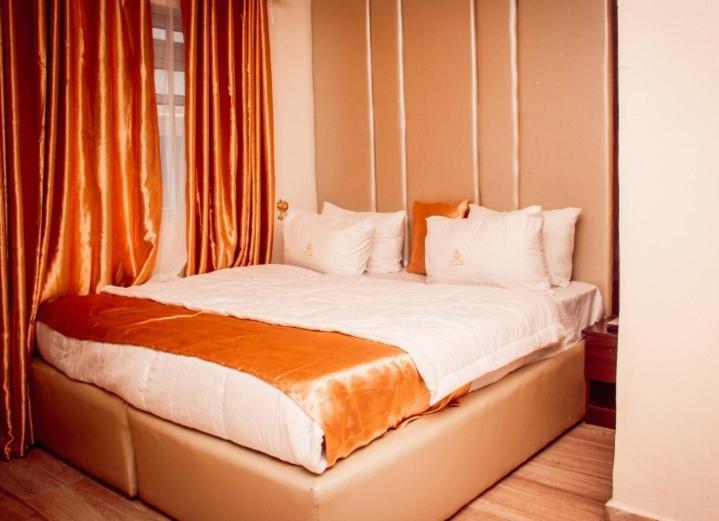 Hotel D Ritz Owode Ede Bagian luar foto