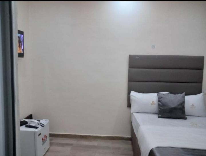 Hotel D Ritz Owode Ede Bagian luar foto